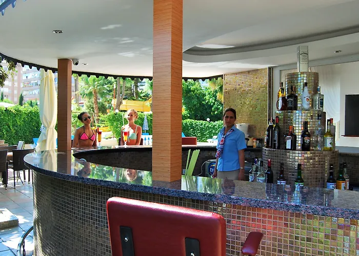 Aparthotel Select & 3*