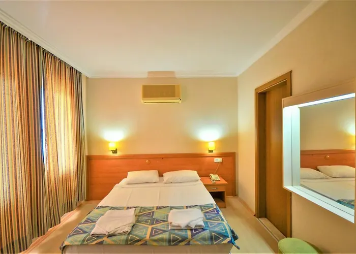 Aparthotel Select & 3*