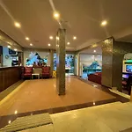 Select & Aparthotel 3*