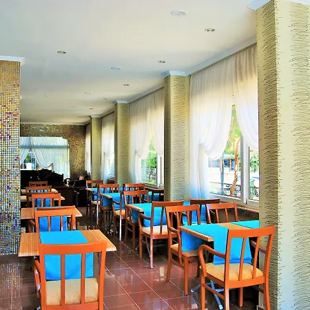 Select & Apartahotel 3*