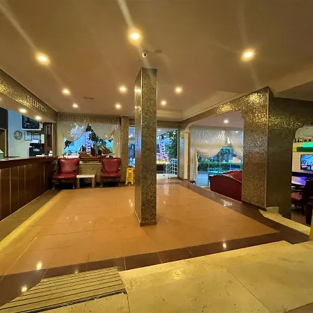 Select & Apartahotel 3*