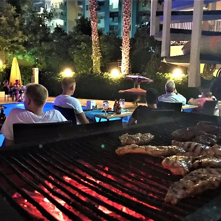 Apartahotel Select &