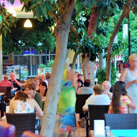 Select & 3* 阿拉尼亚