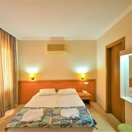 Aparthotel Select Suit&apart 3*